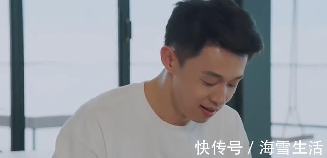|金晨和轮船进行幽默聊天,有谁注意陈一鸣的反应,网友:太真实了
