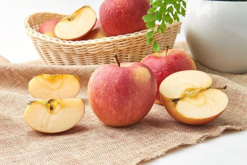 车厘子上检测出新冠？！水果还能放心吃么？