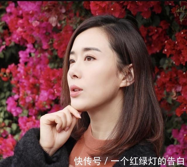 女性 40+的女性适合留什么发型推荐这4款发型,优雅又显气质!