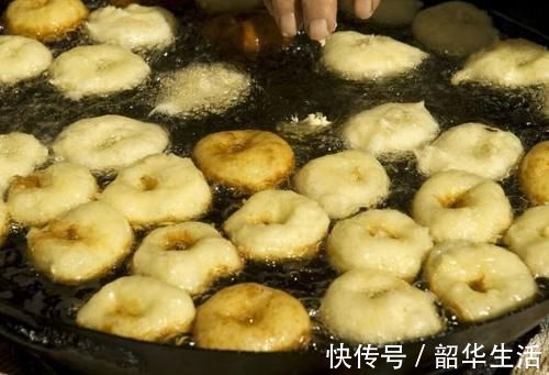 孩子|加速孩子“积食”的3件事,提醒各位父母要少做,保护孩子脾胃