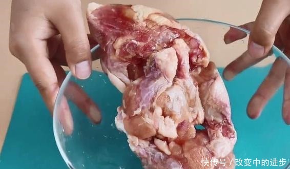 不管多硬的肉,加入几滴它,分分钟就能解冻,网友又学到一招!