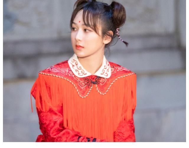 杨紫|“小猴紫”资源好到炸,又一档常驻综艺曝光,杨紫转综艺咖了吗?