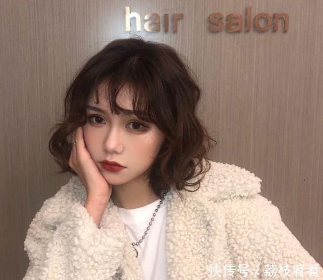 波纹|觉得短发太短,不如从“锁骨发”开始,这3种“发型”真显嫩