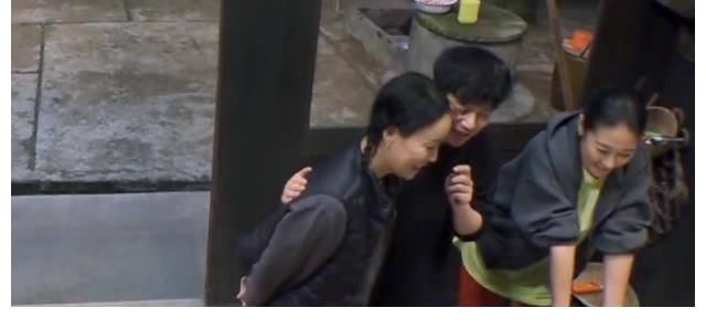 向往的生活|从“霸凌”年轻艺人,到被赞如“喜剧人”,那英终于上对综艺