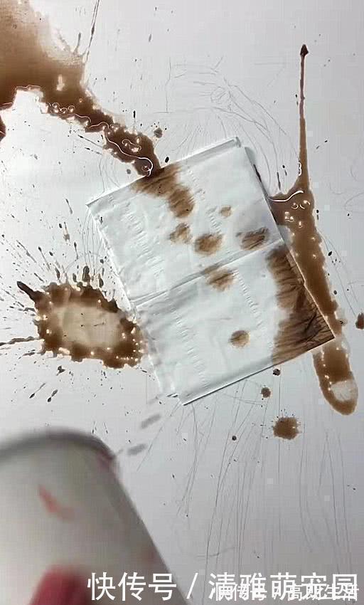 青铜!美术生在纸上“泼咖啡”,本以为个青铜,看到成品:润玉重现了?