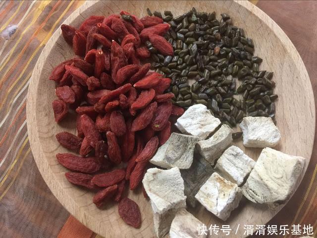 手上出现4个变化，说明肝在求救，多做2事，肝脏不会硬化