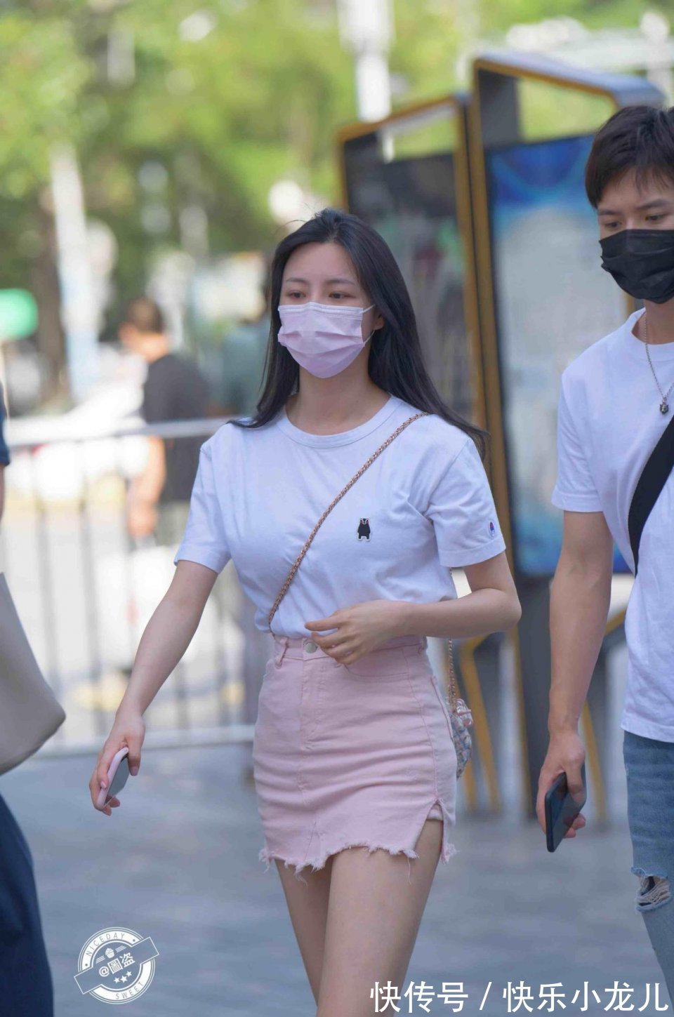 包臀裙 低调洋气的连衣裙穿搭展现随意的姿态,不用多花心思,吸引视线