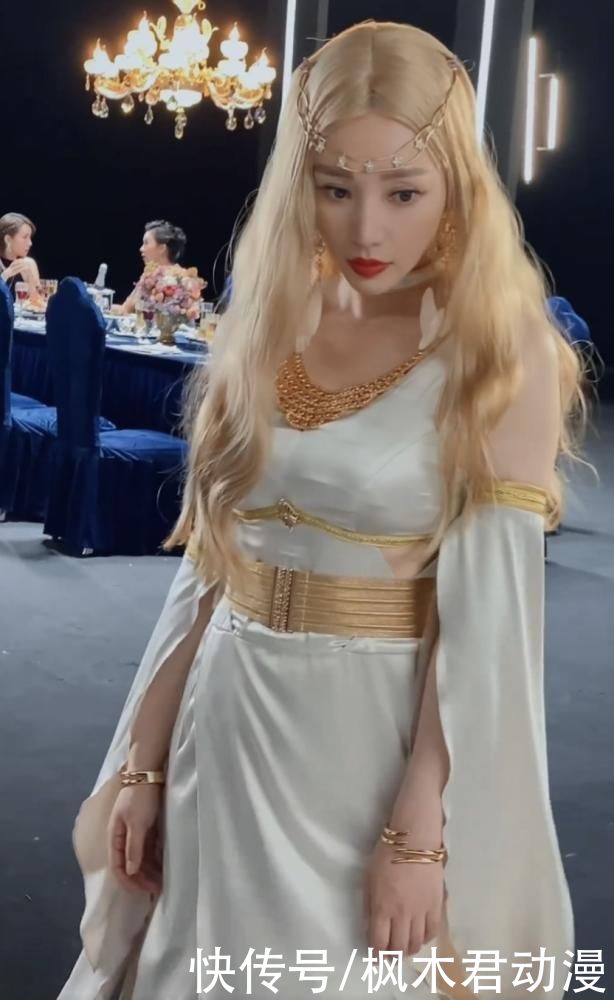 cos|圣斗士星矢：柳岩cos金发雅典娜，网友：我姐最美，谁敢反驳