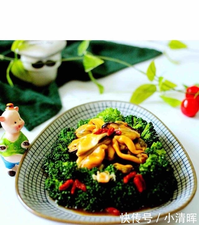 女神的“冻龄秘诀”，1周吃3次，养出平滑“牛奶肌”，越吃越年轻