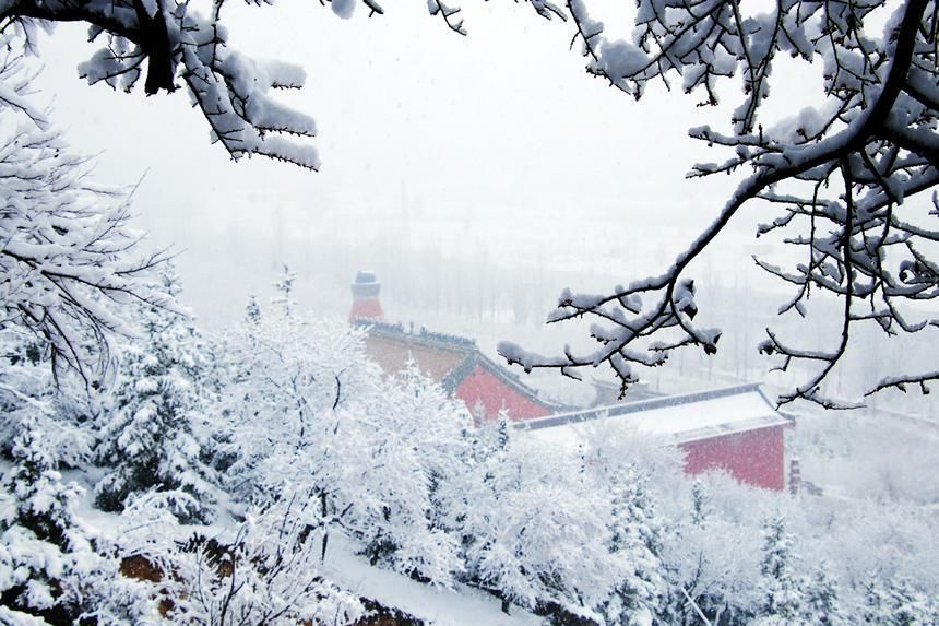 风雪|风雪武当山，仙境藏玄机！大雪封山时，道人、隐士都在干什么！