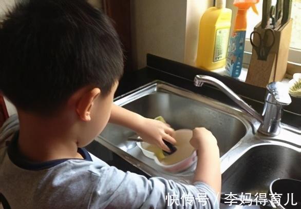 妈妈|家长要懂得和孩子耍心眼儿：想孩子优秀，妈妈要先学会“三个装”