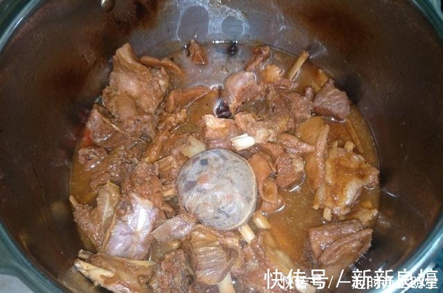 炖羊肉时，多加1个步骤，羊肉软烂入味，吃着真香