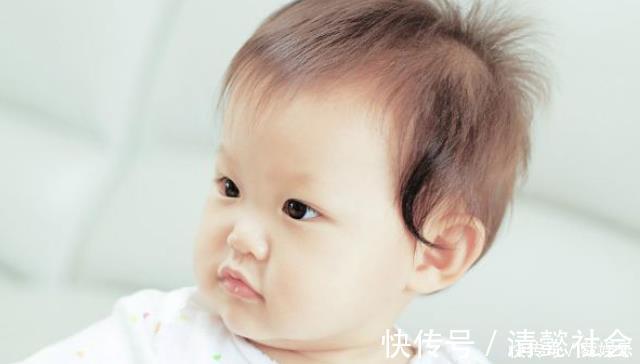 父母|4个异常提醒你,宝宝已经严重积食了,父母要注意别再乱喂了