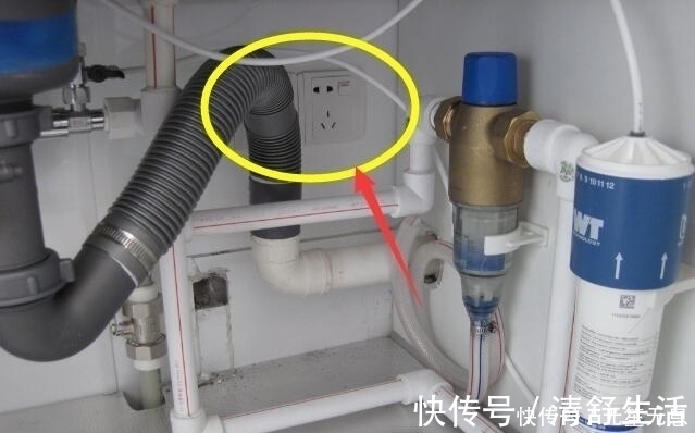 厨房|家里这样安装插座,我还是头次见到,太实用了