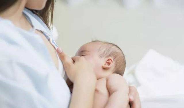 母乳喂养|不就是喂个奶么?哪来那么多的矫情?——有一种艰难,叫母乳妈妈