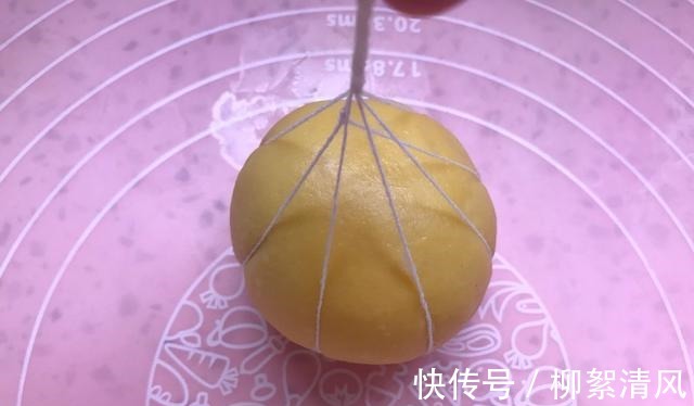 孩子超爱的创意点心南瓜小面包,口感松软,香甜可口,超可爱!