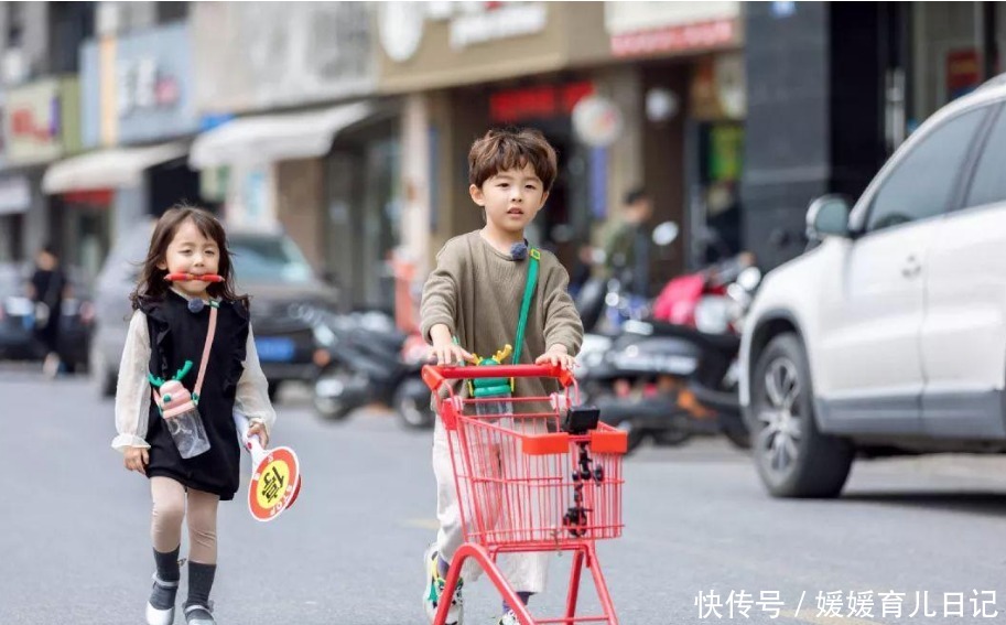 二胎家庭的现状，老大比不上老二精，但却比老二更......