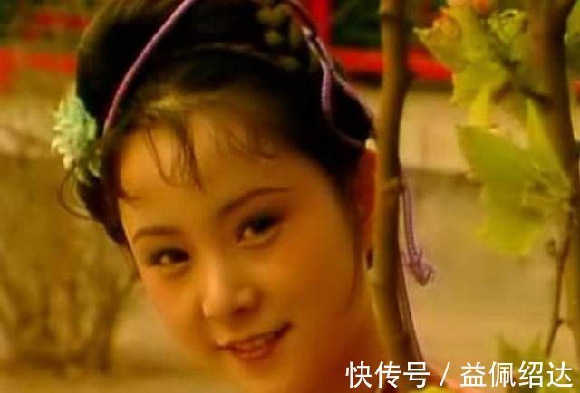 抄检大观园$贾宝玉身边最聪明的丫鬟,不是袭人不是晴雯,而是默默无闻的她