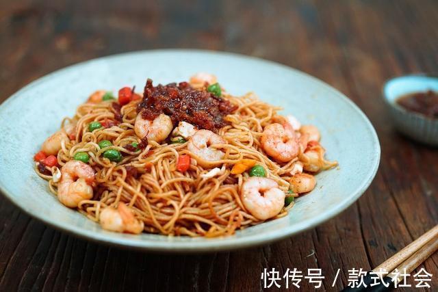 卡路里|4种一吃就长肉的主食,第一种堪比“喝油”,运动再多也“白瞎”