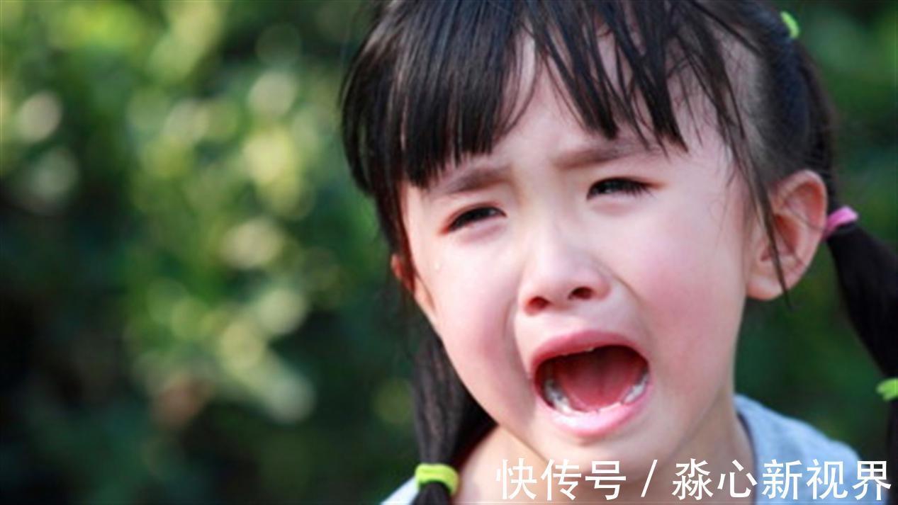 轻重|8岁女孩因新书包跟妈妈顶嘴,没想到妈妈下手不知轻重,孩子没了