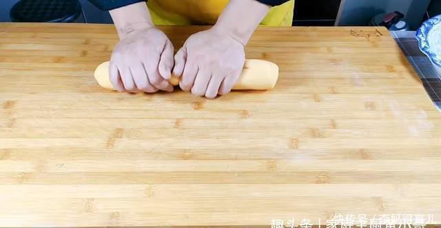 红薯饼最好吃的做法，操作简单，外酥里香，吃了这个红薯饼，美味