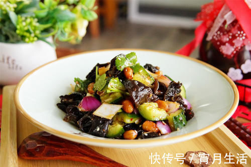 年夜饭上大鱼大肉多,这4样菜凉拌是绝配,爽口解腻,下酒好菜