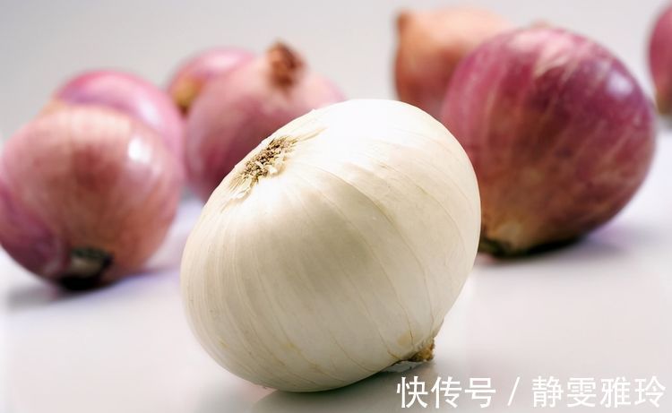 女性|女性过了45岁，3种食物要舍得吃，才能越活越年轻！