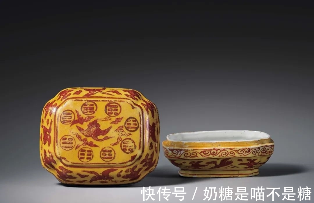 苏富比!中汉二〇二一秋拍|明嘉靖 黄地红彩云鹤八卦纹四方倭角盖盒