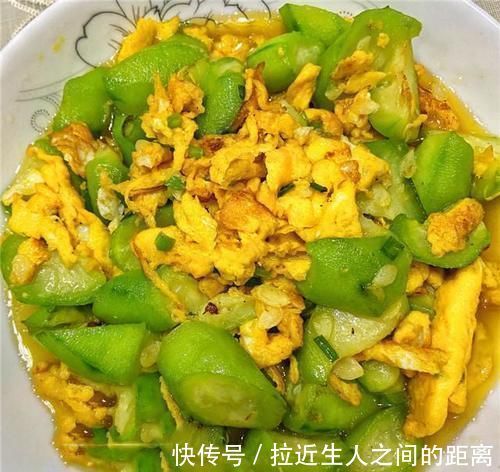 芋头排骨汤|周末在家下厨做拿手家常菜,一上桌孩子就抢光,给家人露了一手