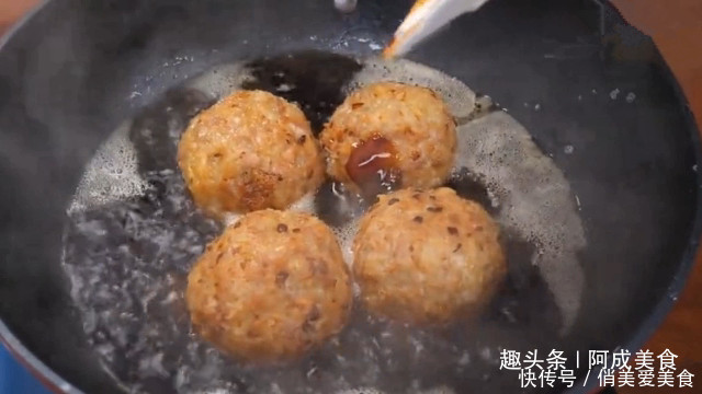 入适量|四喜丸子,营养丰富这季节应多吃,掌握这一秘诀,色泽鲜亮又入味