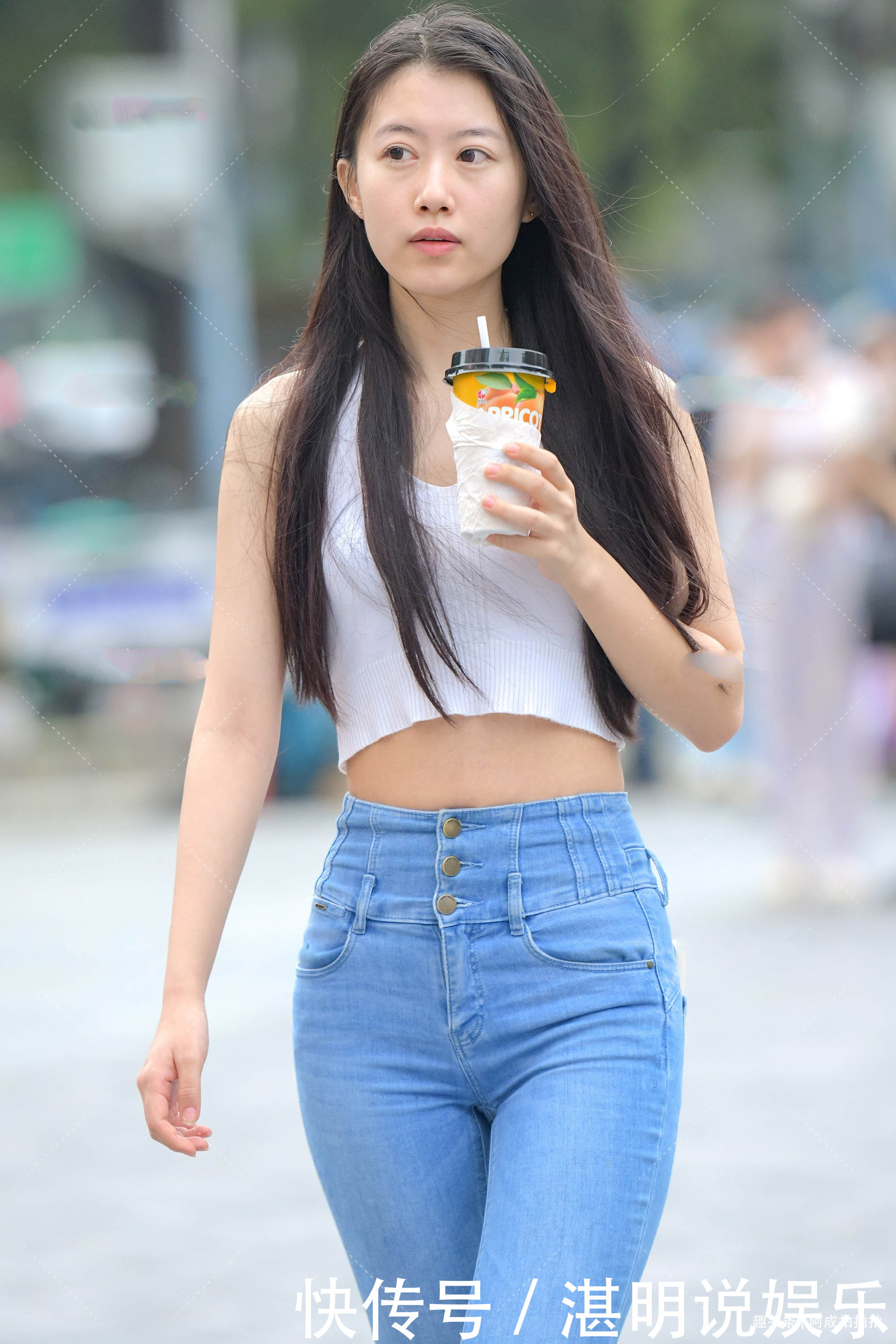 牛仔裤的不同搭配,时而温婉大气,时而清新减龄