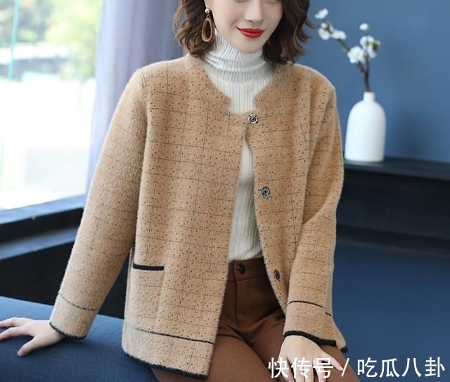 蕾丝 1米5左右女人，别穿长外套，多穿这短款，搭小脚裤，洋气超显高