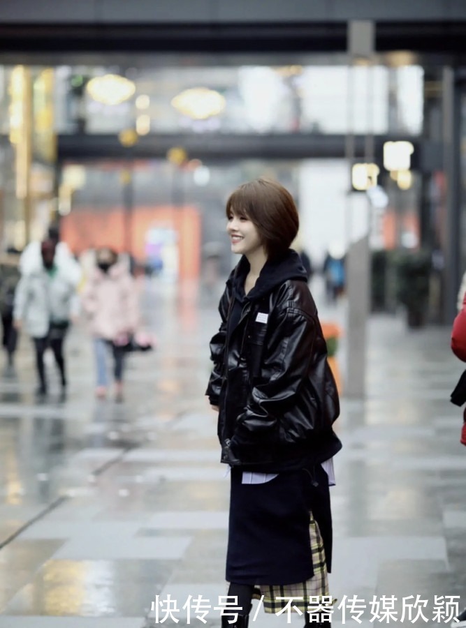 适合冬天的“叠穿”搭配:外套+内搭,保暖又时髦,吸睛力极强