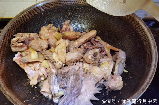 下市|秋季末下市的一种菜,与鸡肉相配,清新爽口,再不吃就等明年了