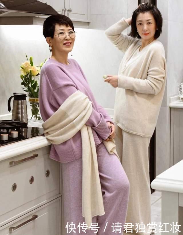 60岁阿姨比三木妈妈还时髦,“无龄感”穿搭减龄又洋气,值得借鉴