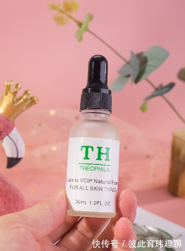 肌肤|真的紧致和水嫩了,老外都爱用的除皱法令纹精华液牌子