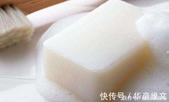 衣服|家里经常用来洗碗的这个东西，居然还能去除衣服粘毛