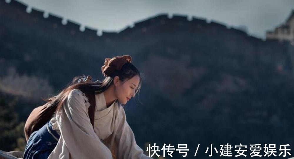 郭沫若|山海关孟姜女庙有一副对联，会读的人不多，郭沫若：我也看了好久