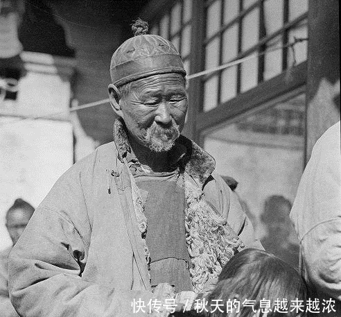 骑马|民国老照片:男子骑马迎娶新娘,第二张的店铺让人吃惊!