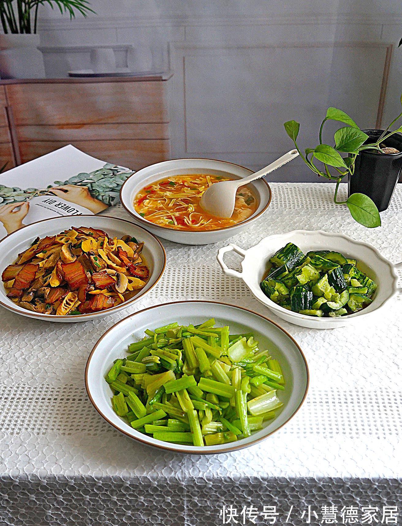 腊肉|中午，买11块钱的菜，做了3菜1汤，在朋友圈火了，网友想来蹭饭