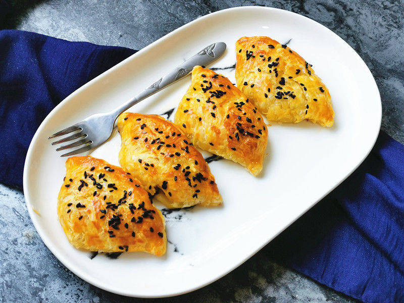 女儿放假了，妈妈简单做几个甜品，香甜酥脆掉渣，女儿：真幸福