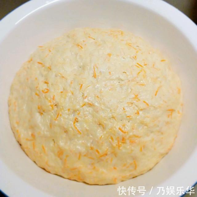 吃腻了白馒头?和面时加根胡萝卜,好吃好看又营养