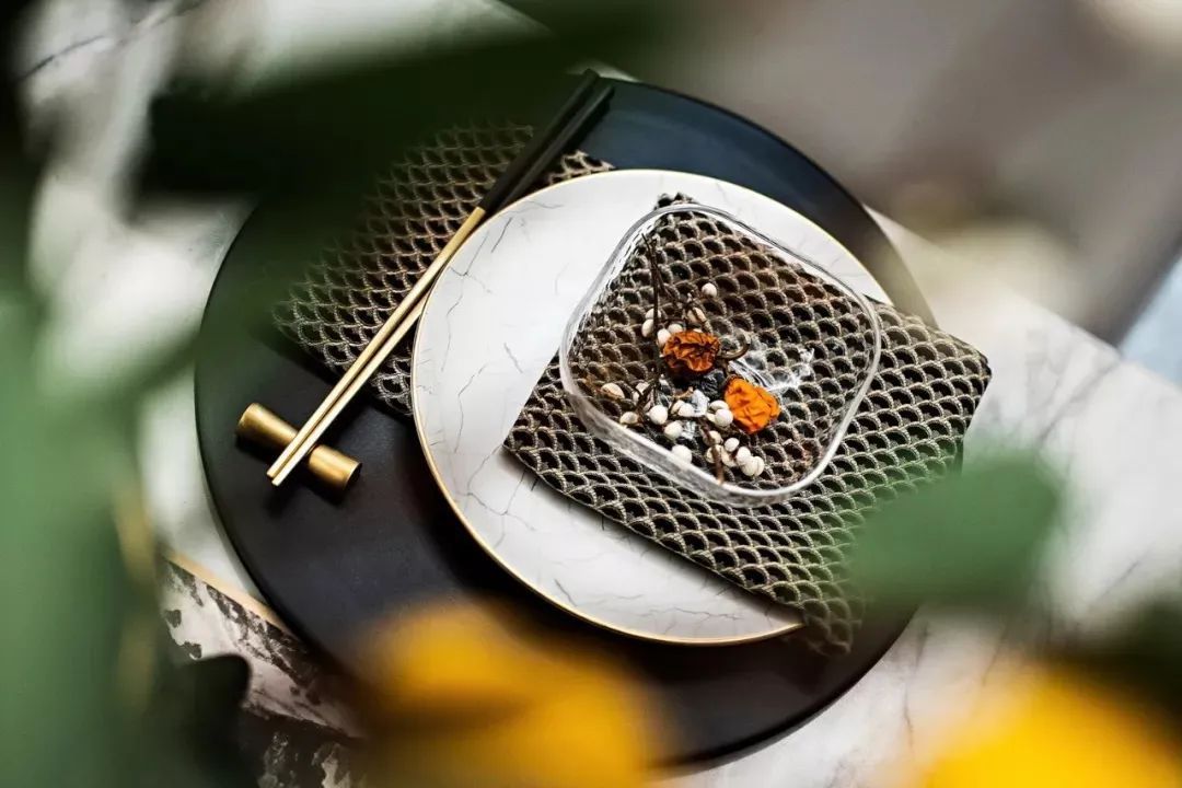 床头柜|140㎡现代禅意，时尚高级的材质，东方典雅的细节，儒雅高级