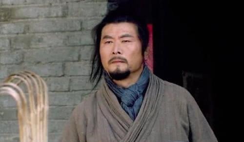 史进#水浒传中,这三个好汉的武功远超林冲,你觉得谁最厉害!