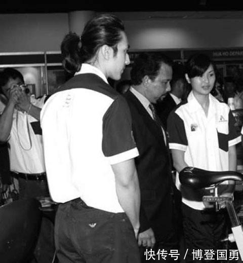 新鮮感|吳尊出門從來不敢牽林麗瑩的手, 只因文萊這條規(guī)定太不可思議!