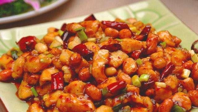 对我们的健|米饭二次加热会致癌?生活中,3中常见食物一定不能二次加热!