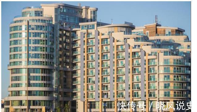 楼盘|楼市或迎贬值潮？又有楼盘降价30%，业主不乐意：要求退差价