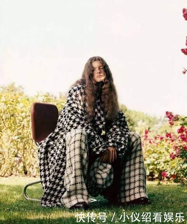 大衣|秋冬大衣怎么挑?建议多穿“格子大衣”,优雅复古还不易撞衫