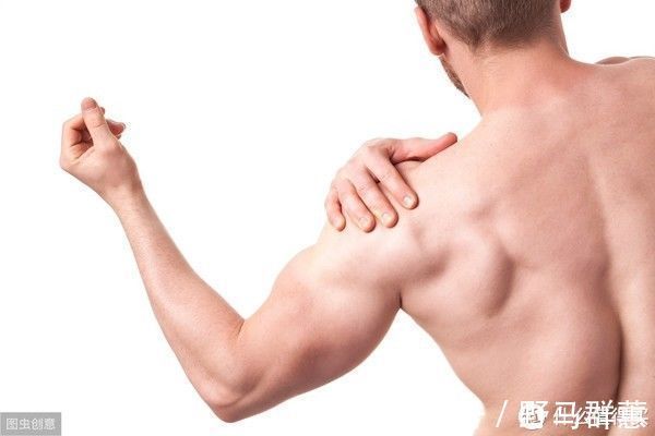 健身|健身时肩膀痛了怎么办？别“病急乱投医”，可以试试这些方法