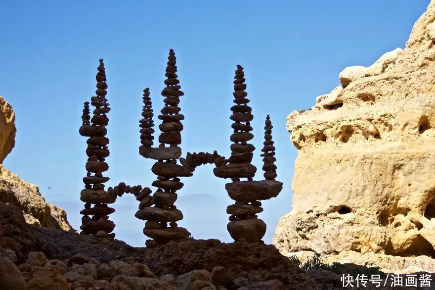 詹姆斯|艺术家用石头和树叶“作画”,网友直呼:太解压,治愈强迫症